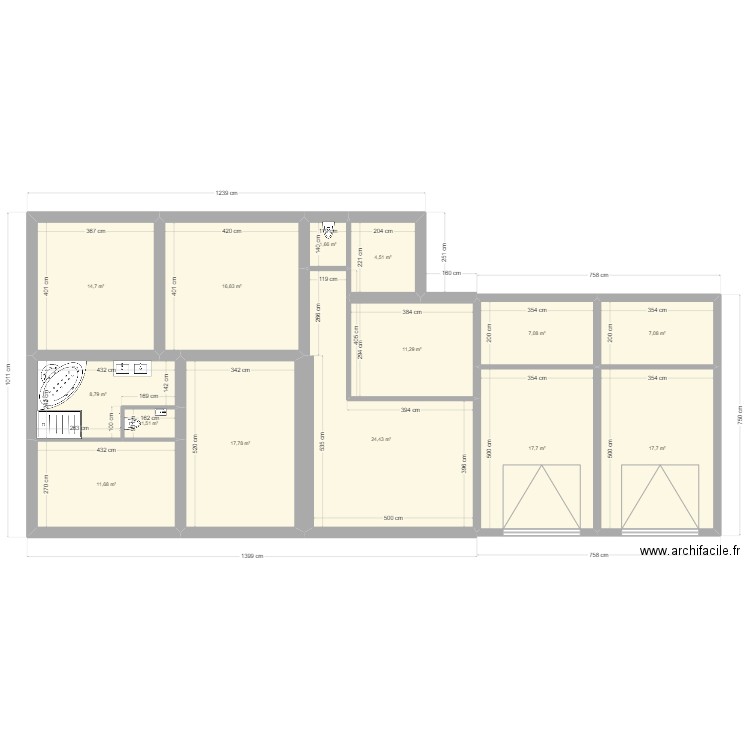 Existant. Plan de 14 pièces et 163 m2