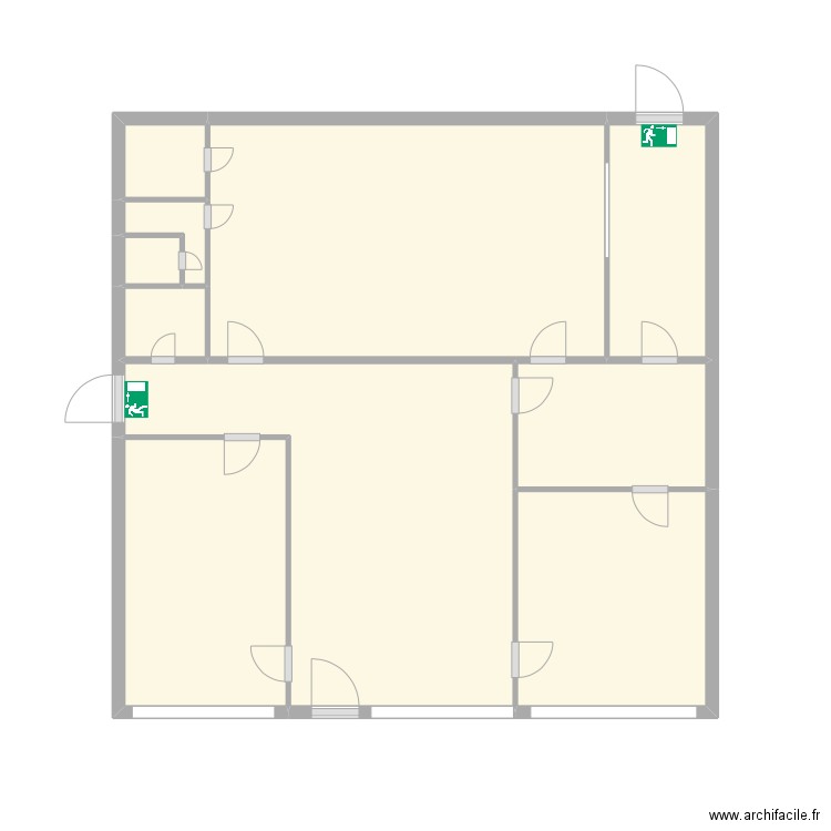 Carei. Plan de 10 pièces et 23 m2