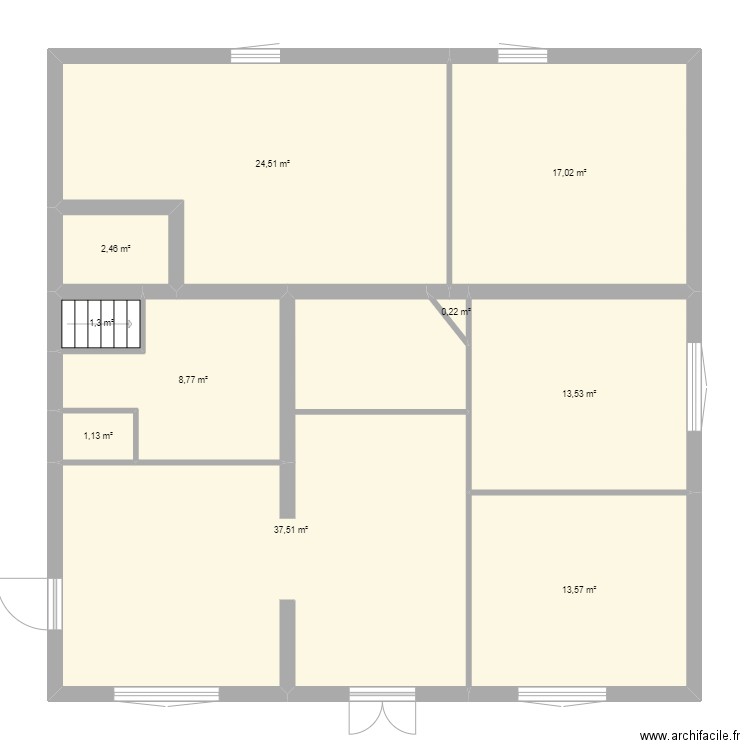 Maison. Plan de 10 pièces et 120 m2