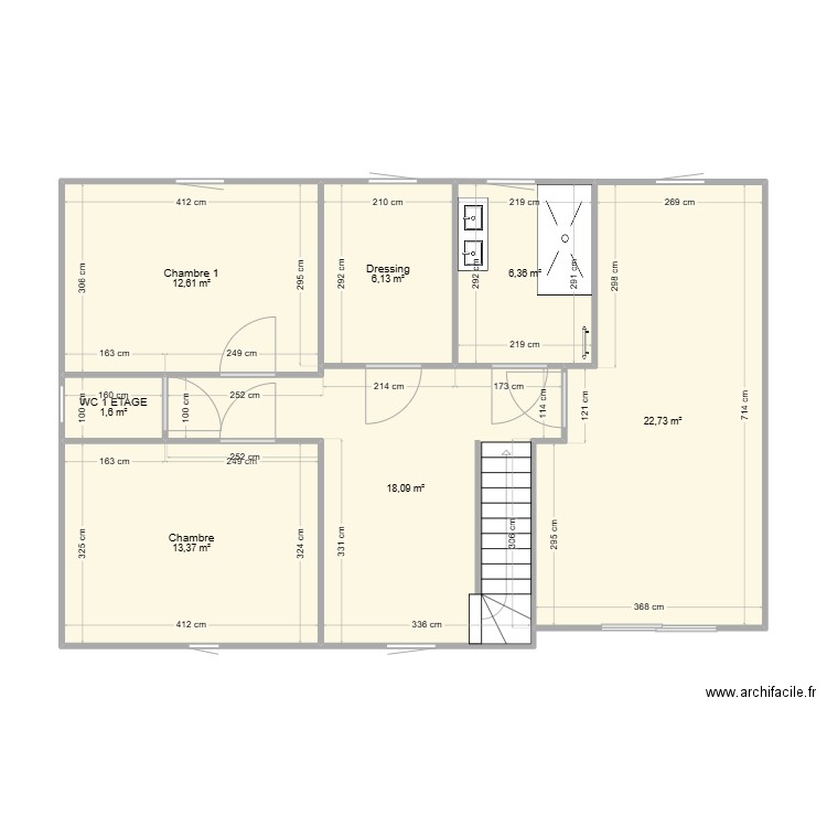 1ER ETAGE. Plan de 7 pièces et 81 m2