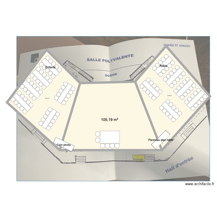 Salle cosnes. Plan de 3 pièces et 257 m2