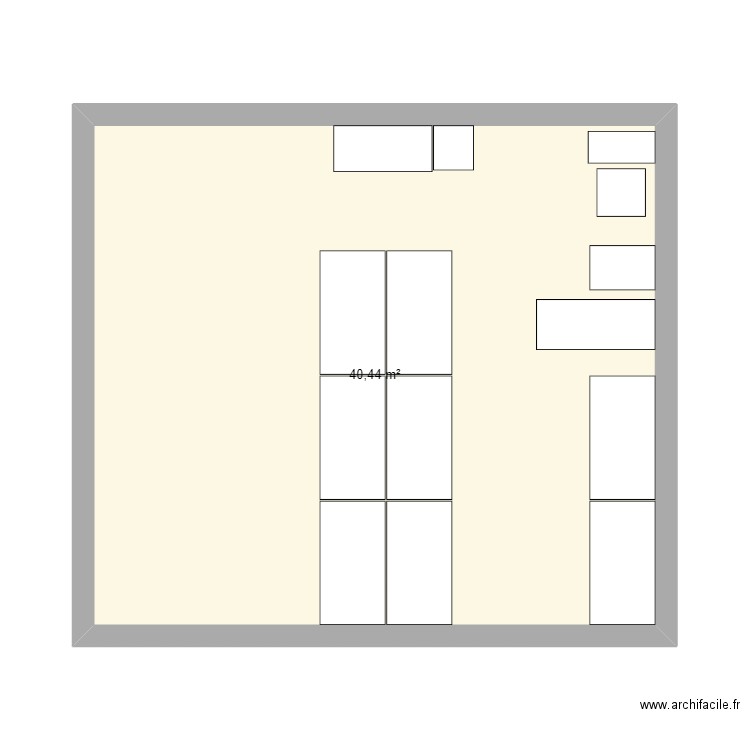 Implantation banc. Plan de 1 pièce et 40 m2