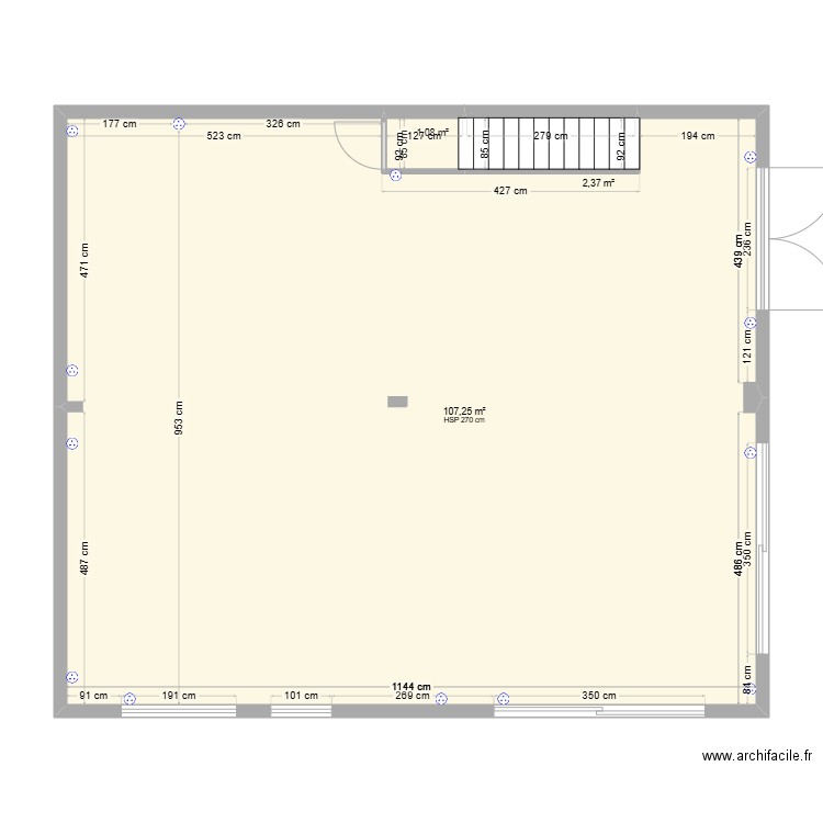 Local A RDC. Plan de 3 pièces et 111 m2