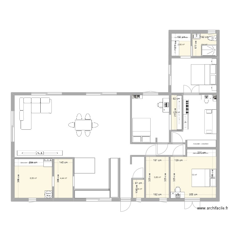 maison. Plan de 8 pièces et 42 m2