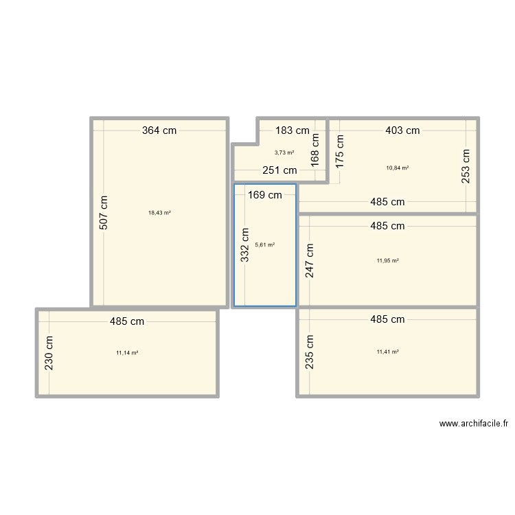 courbe. Plan de 7 pièces et 73 m2