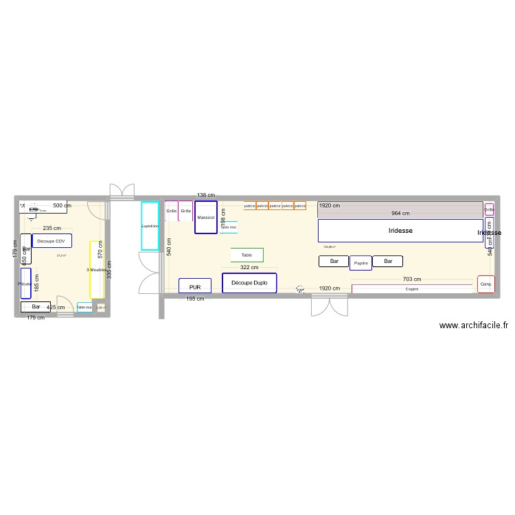 Local iridesse_V1. Plan de 3 pièces et 136 m2