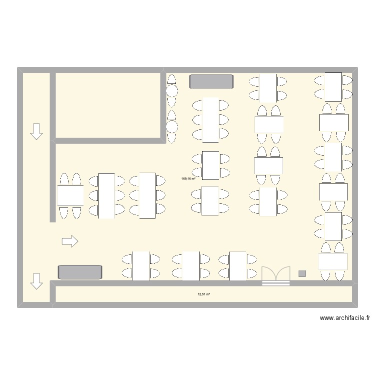 Terrasse. Plan de 2 pièces et 182 m2