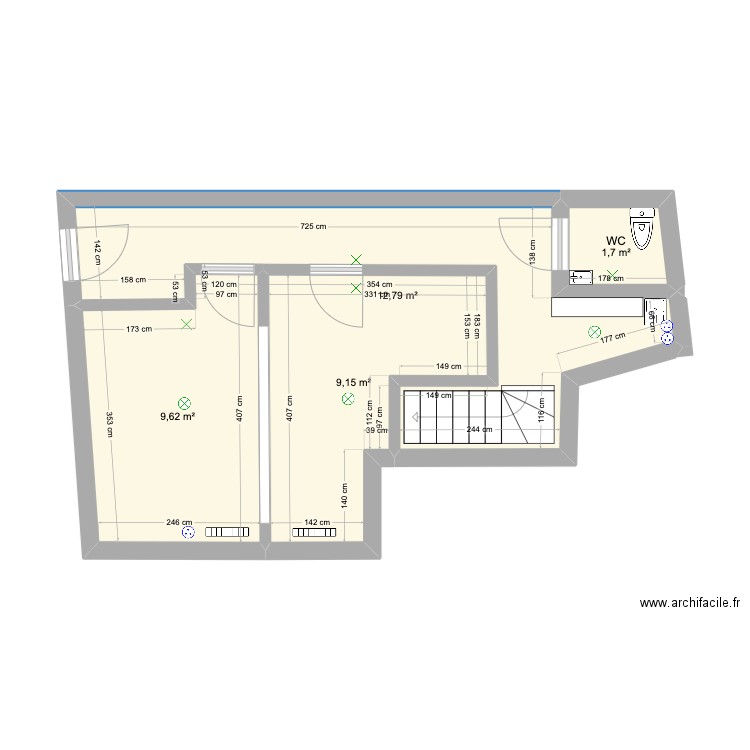 local pro 2 bureaux + escalier. Plan de 4 pièces et 33 m2