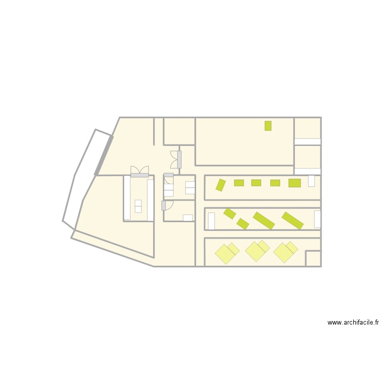 atelier. Plan de 6 pièces et 124 m2