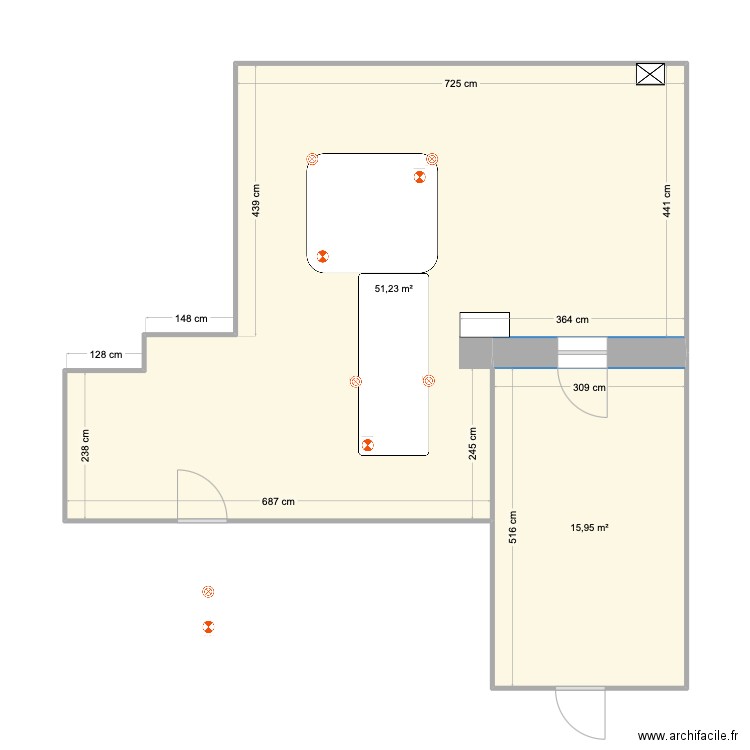 Implantation ionique. Plan de 2 pièces et 67 m2