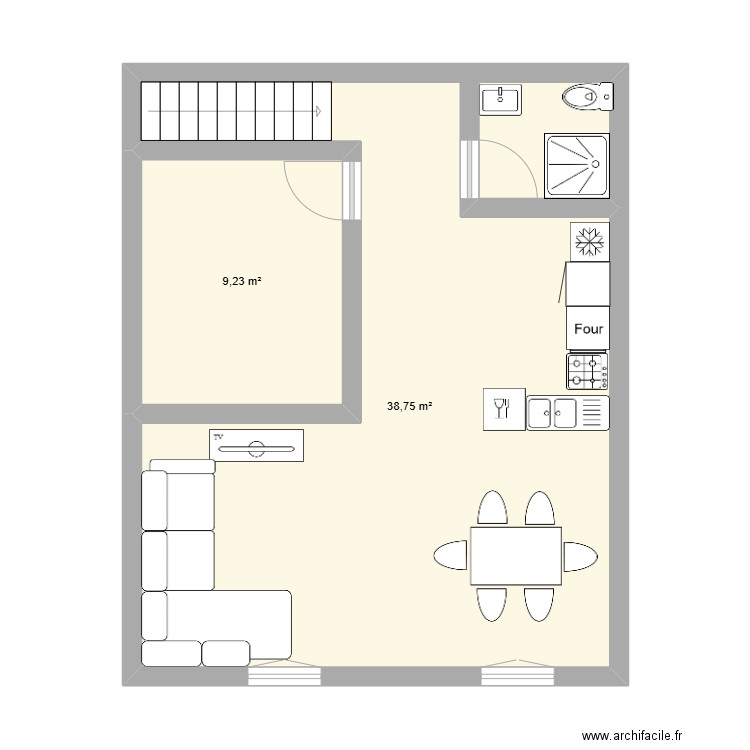 Séjour au 1er étage. Plan de 2 pièces et 48 m2