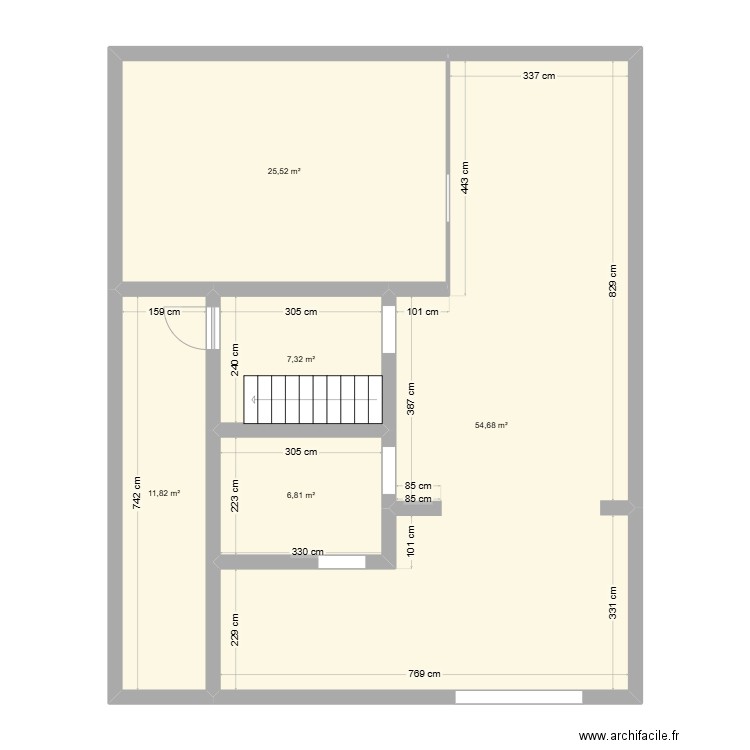 Sous sol. Plan de 5 pièces et 106 m2