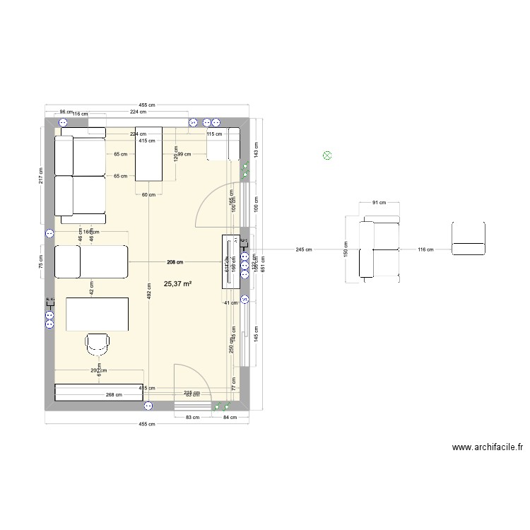 Bureau vide devant . Plan de 1 pièce et 25 m2