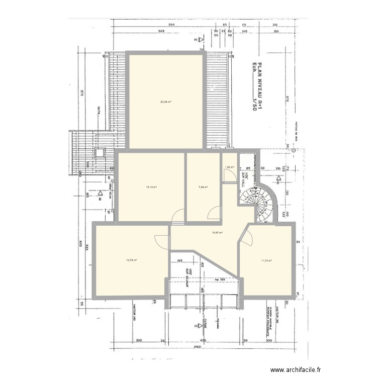 plan étage #2. Plan de 8 pièces et 92 m2