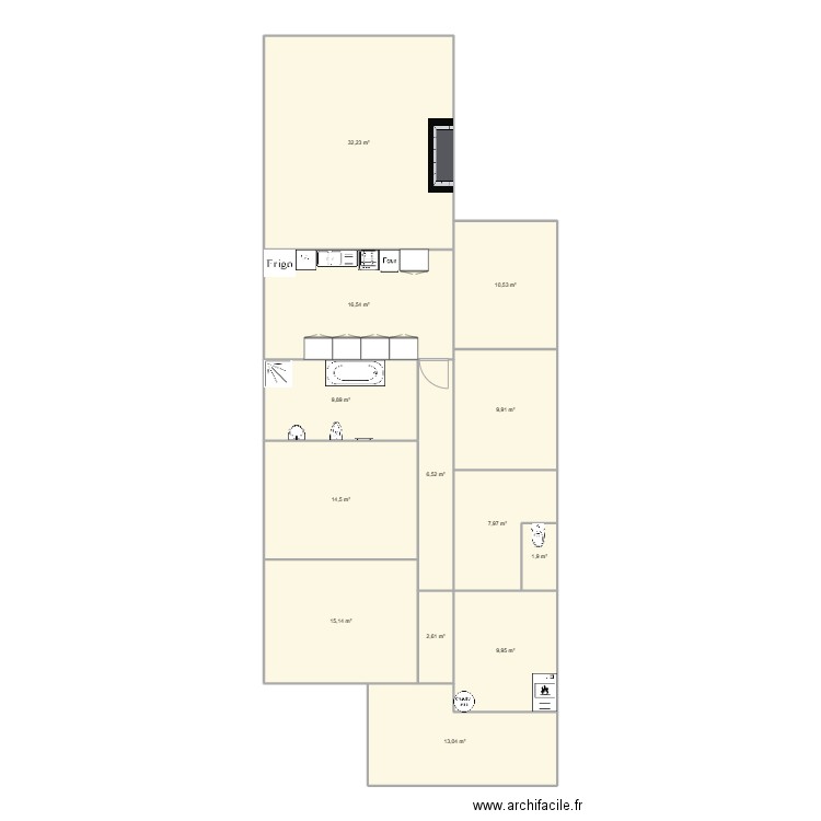 maison d'habitation. Plan de 13 pièces et 151 m2