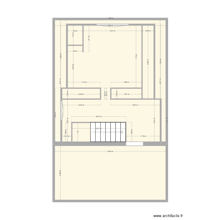 Combles travaux. Plan de 8 pièces et 53 m2