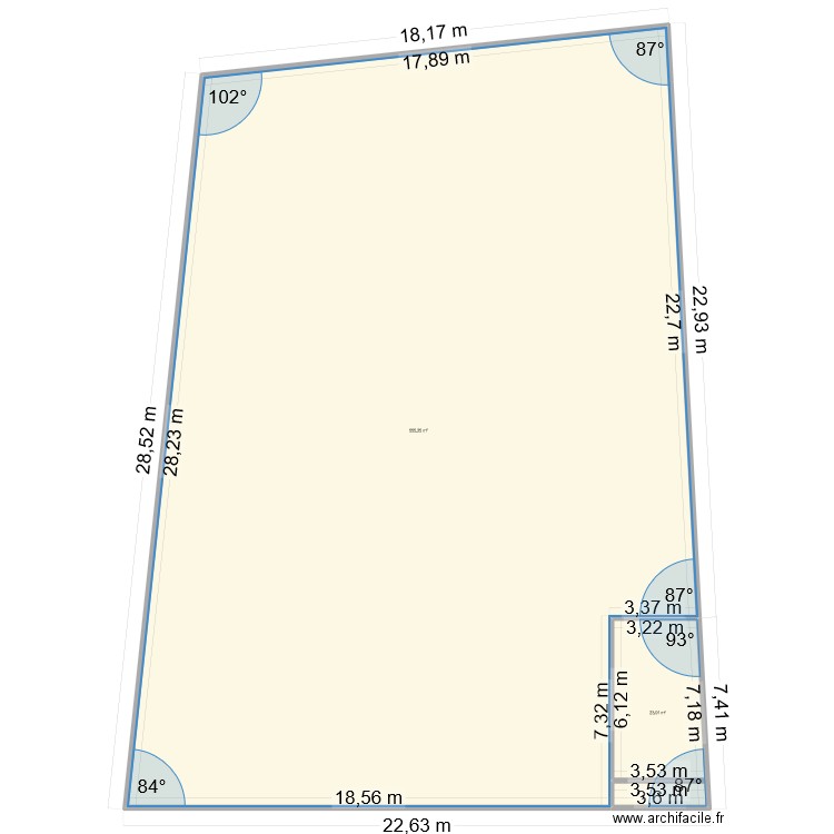 magasin  malibe. Plan de 2 pièces et 579 m2