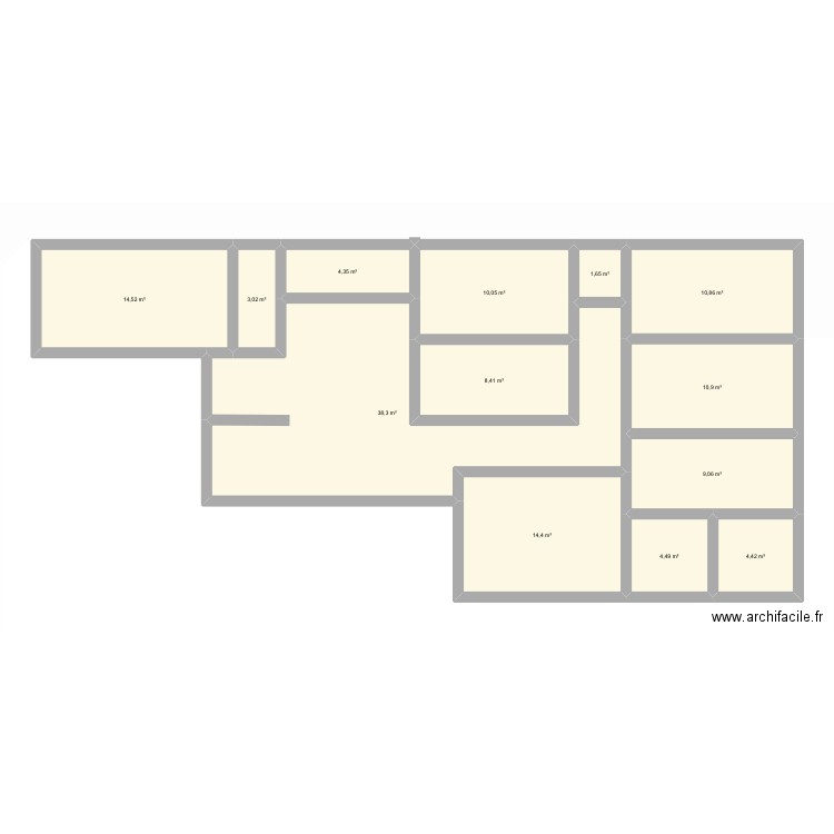 Maison. Plan de 13 pièces et 134 m2