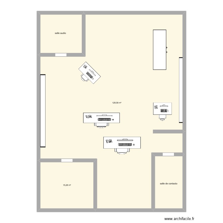 plan of the store . Plan de 4 pièces et 164 m2