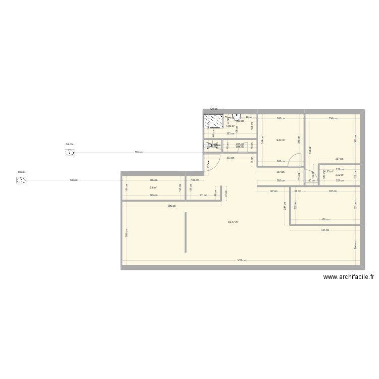 CHARVO. Plan de 8 pièces et 113 m2