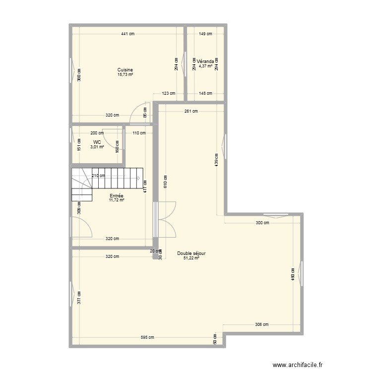 RDC. Plan de 5 pièces et 86 m2