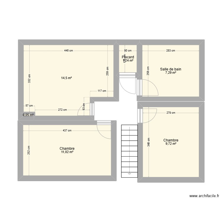 étage. Plan de 6 pièces et 44 m2