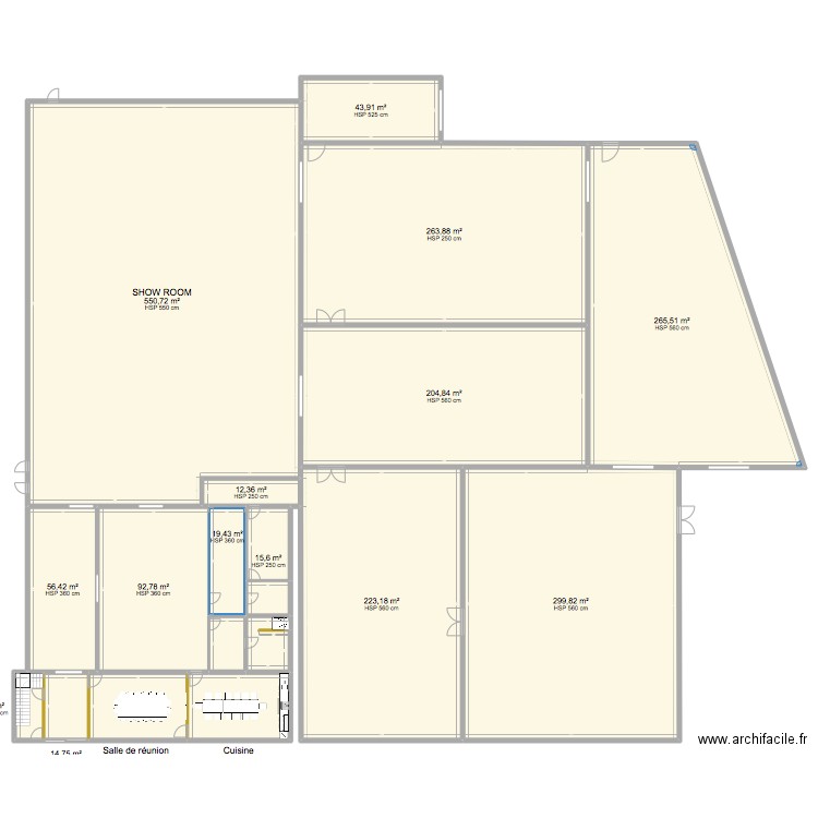 RDC. Plan de 19 pièces et 2168 m2