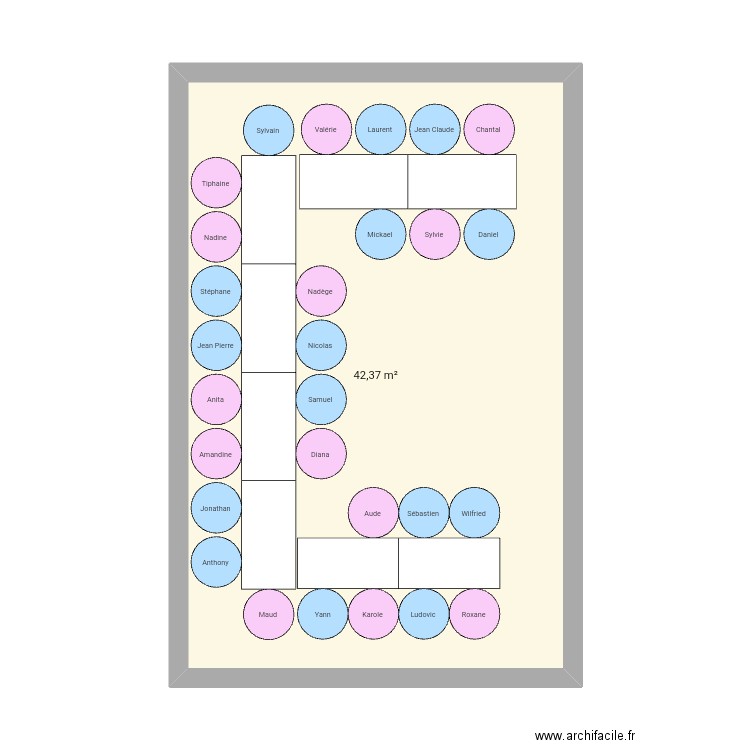 40 ans . Plan de 1 pièce et 42 m2