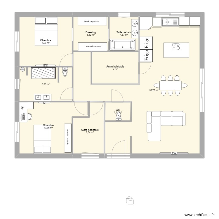 service. Plan de 9 pièces et 113 m2