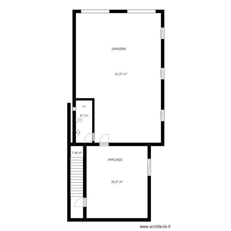 GARAGEM. Plan de 4 pièces et 130 m2