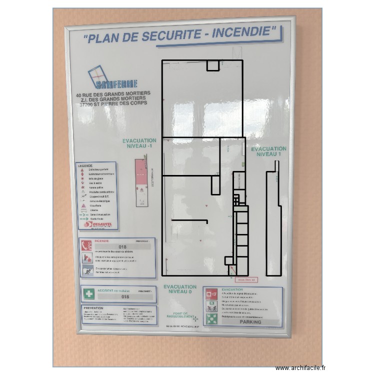 49533 - croquis RDC et mezzanine. Plan de 22 pièces et 273 m2