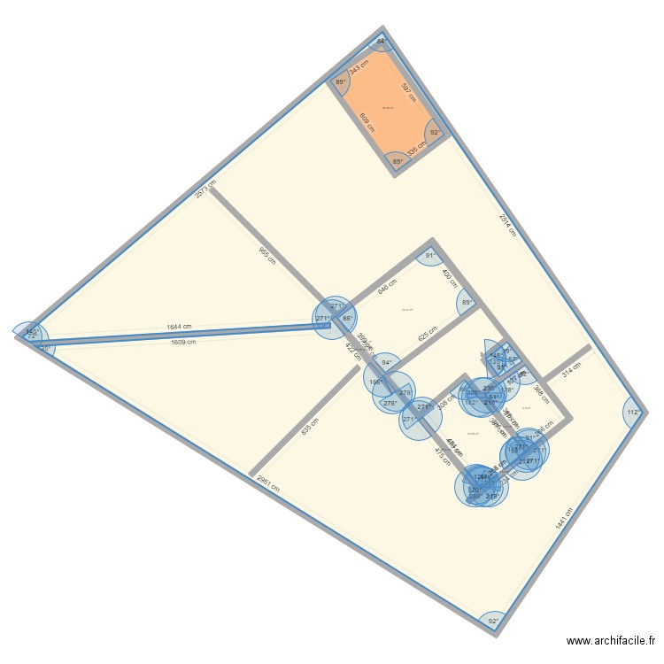 maison. Plan de 10 pièces et 613 m2