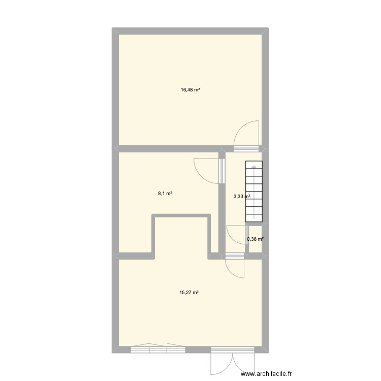 Cave/bureau. Plan de 5 pièces et 44 m2