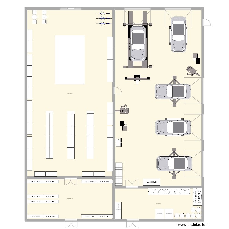 Roady 500m2. Plan de 16 pièces et 934 m2