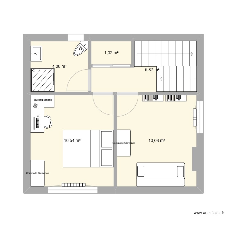 etage. Plan de 5 pièces et 32 m2