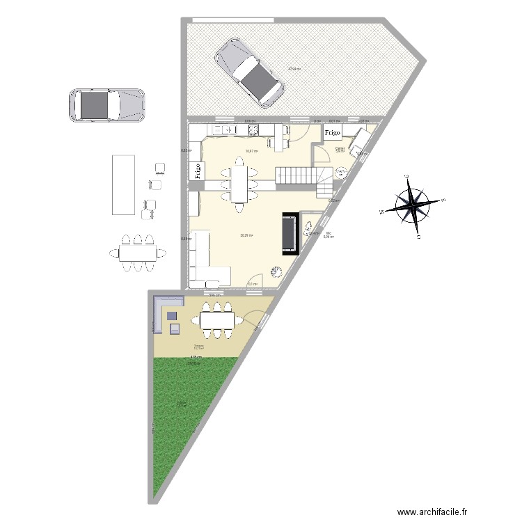 Rdc + terrain . Plan de 16 pièces et 128 m2