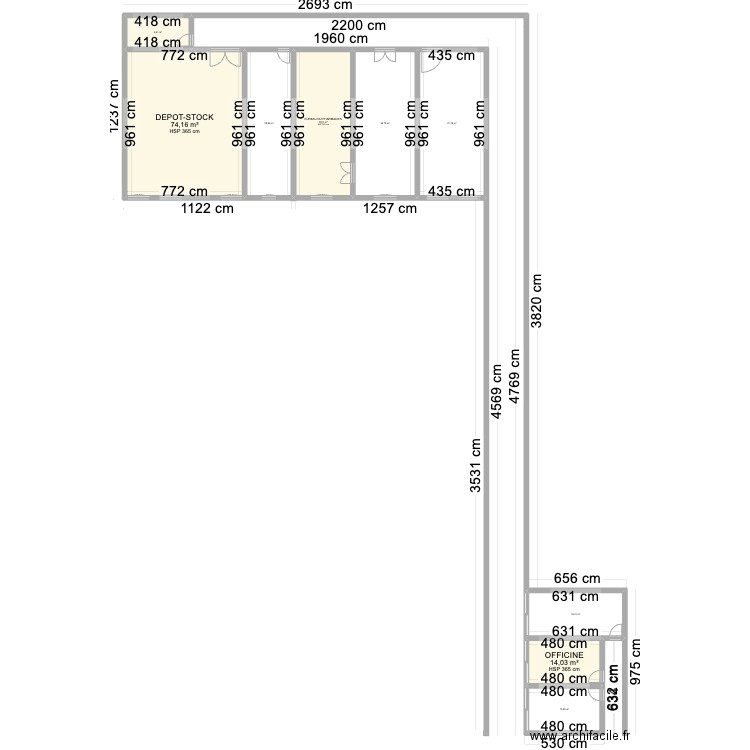 LES LOCAUX DE LA PHARMACIE AU COM. Plan de 9 pièces et 274 m2