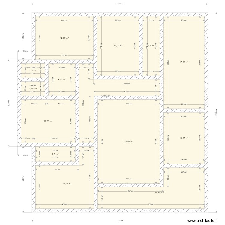 Maison. Plan de 14 pièces et 143 m2