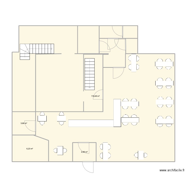 GIUG. Plan de 8 pièces et 141 m2