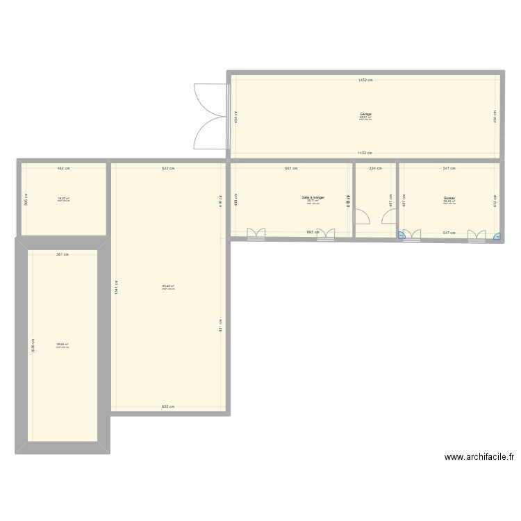 garage bureau. Plan de 6 pièces et 265 m2