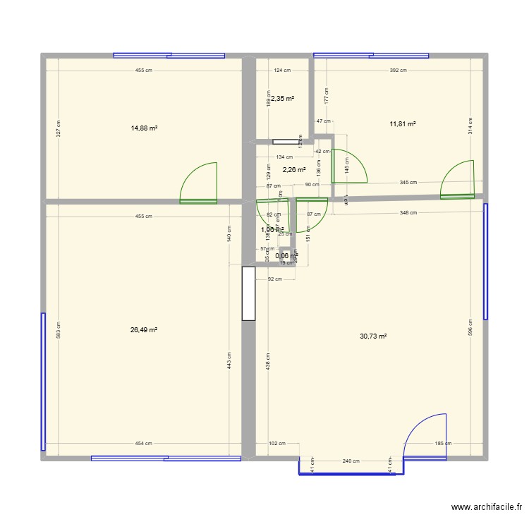 Local Céline. Plan de 8 pièces et 90 m2