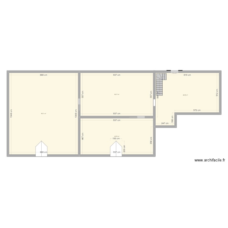 Combles. Plan de 4 pièces et 235 m2