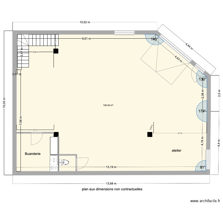 garage. Plan de 1 pièce et 120 m2