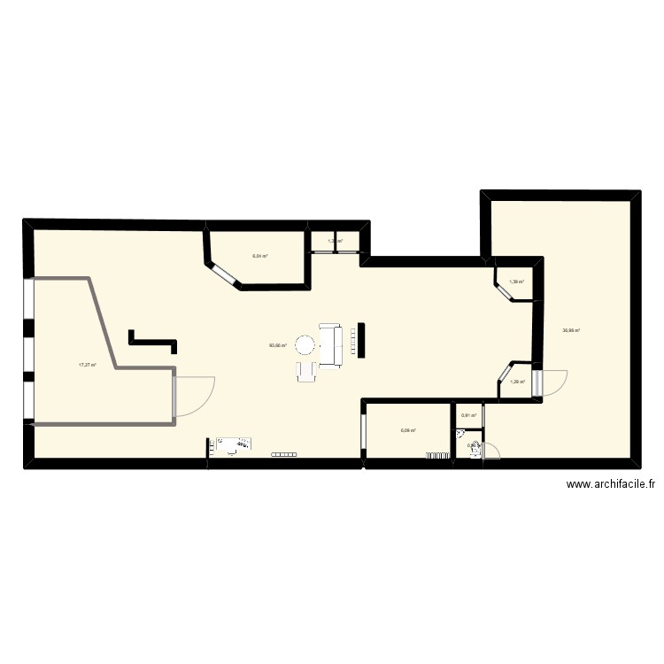 magasin Hayange. Plan de 10 pièces et 166 m2