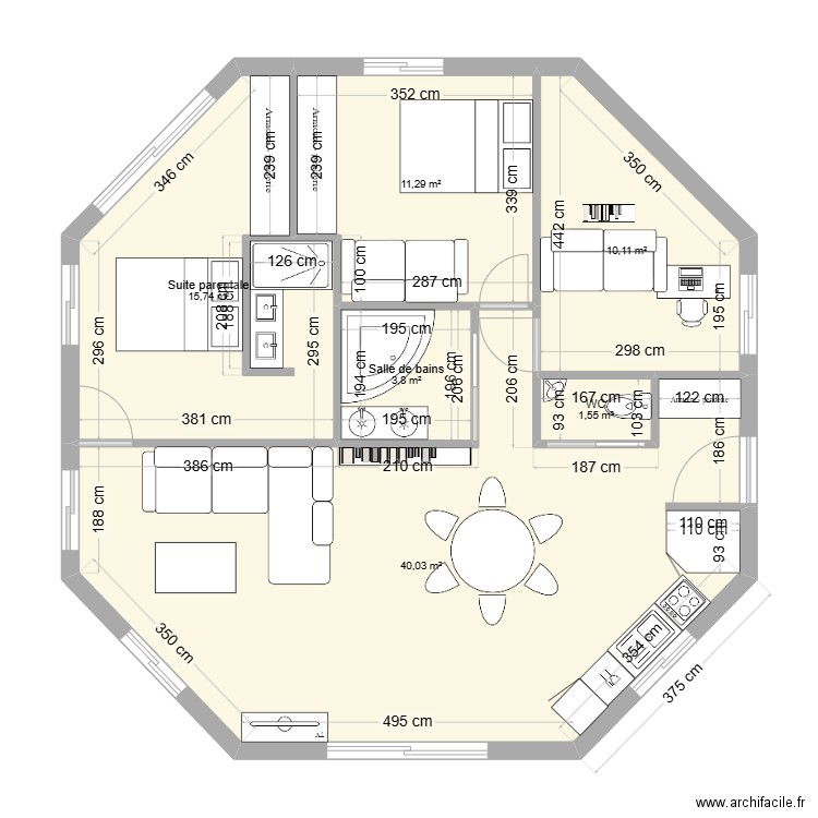 Maison hexagonale. Plan de 6 pièces et 83 m2