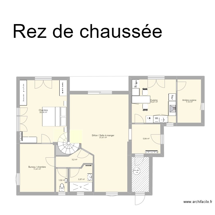 Rez de chaussée. Plan de 11 pièces et 104 m2