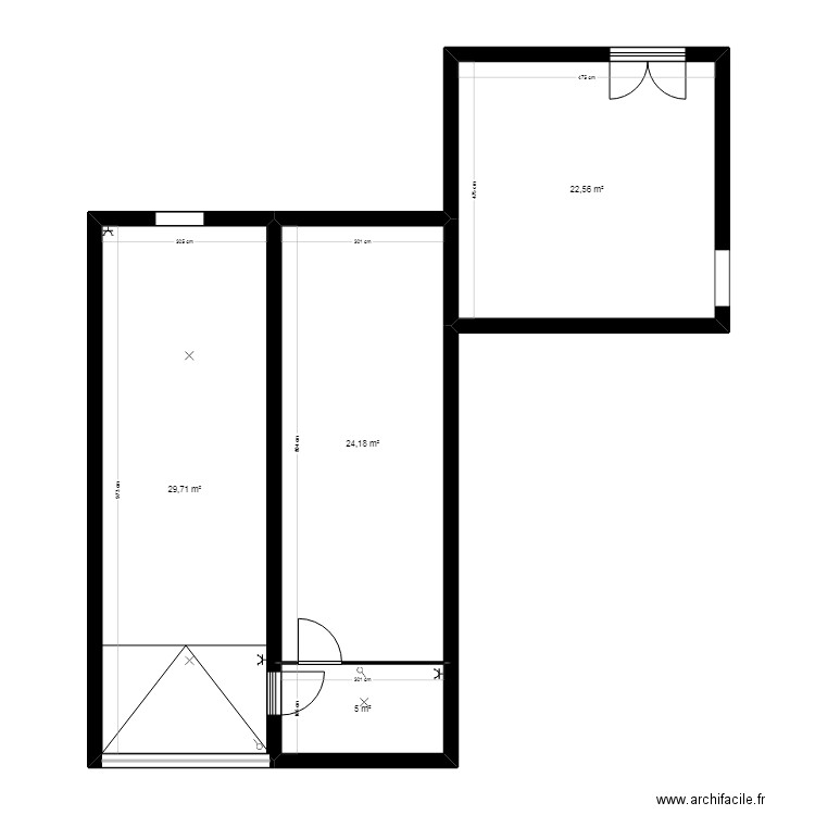 cour. Plan de 4 pièces et 81 m2