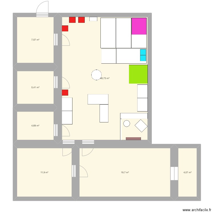 Consultation ONE. Plan de 7 pièces et 100 m2