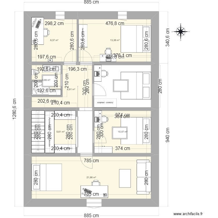 Futur maison etage. Plan de 8 pièces et 73 m2