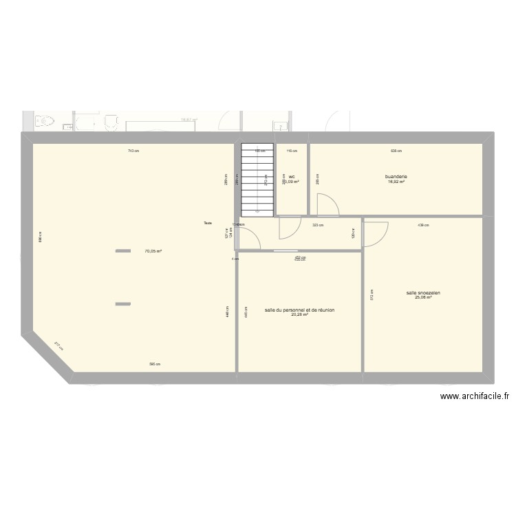 etage bon. Plan de 14 pièces et 276 m2